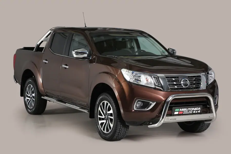 Medium bar ø63, mirror polished — Nissan Navara NP300 (2015–)