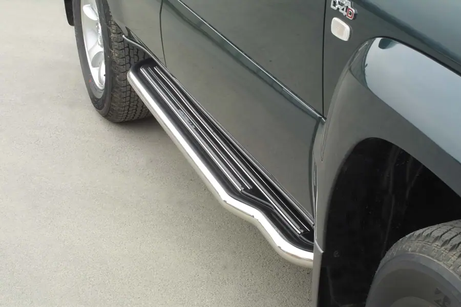 Long side steps ø50, mirror polished — Toyota Land Cruiser 120 (2003–2009)