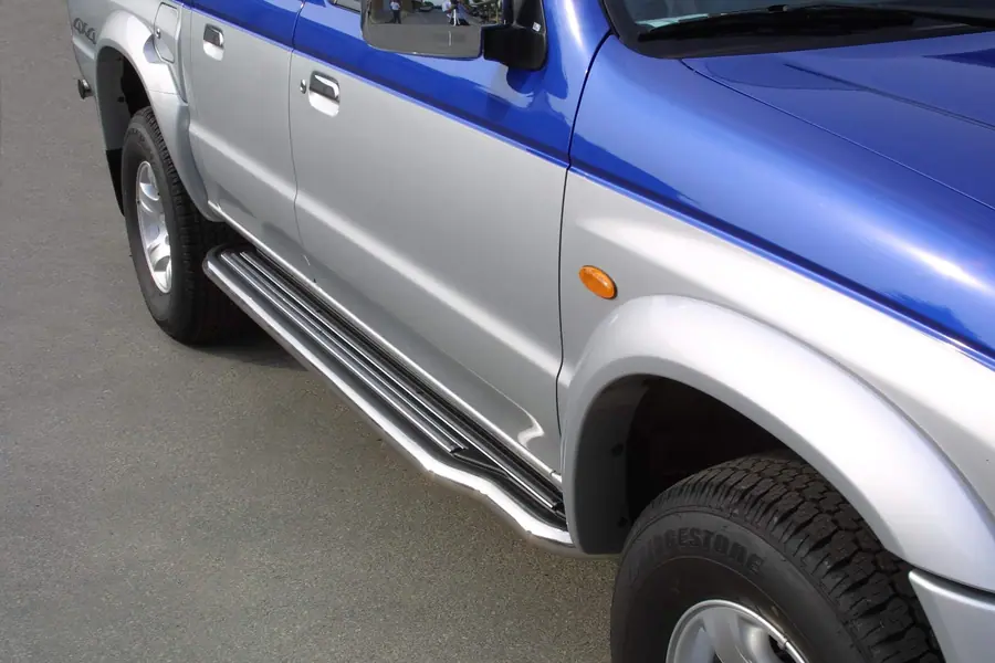 Extra-long side steps ø50, mirror polished — Mazda B-seeria (2004–2006)