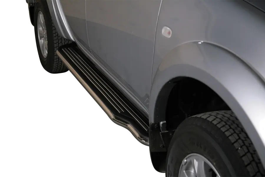 Пороги удлинённые ø50, полированная — Mitsubishi L200 (2009–2015)