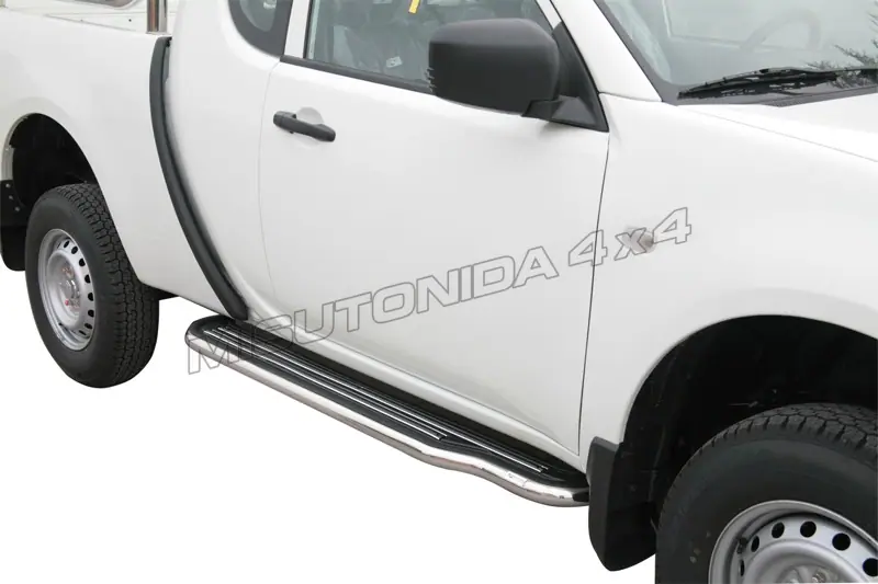 Пороги длинные ø50, полированная — Mitsubishi L200 (2009–2015)