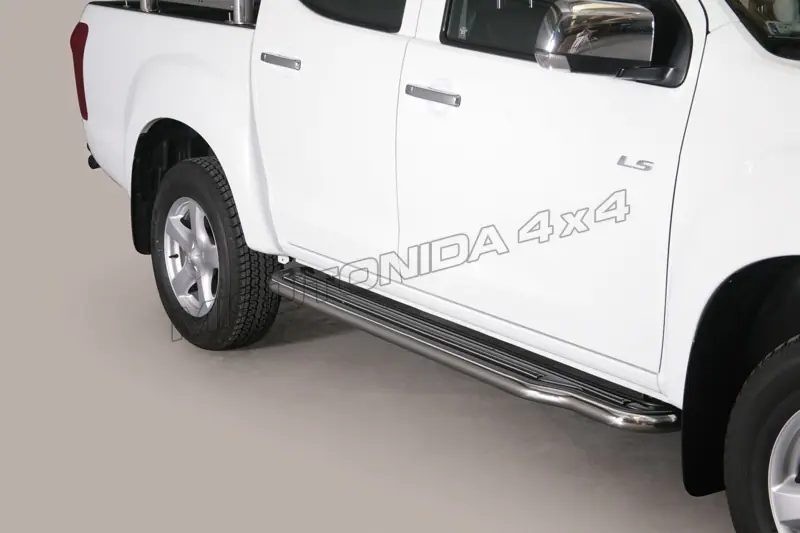Пороги удлинённые ø50, полированная — Isuzu D-Max (2012–2017)
