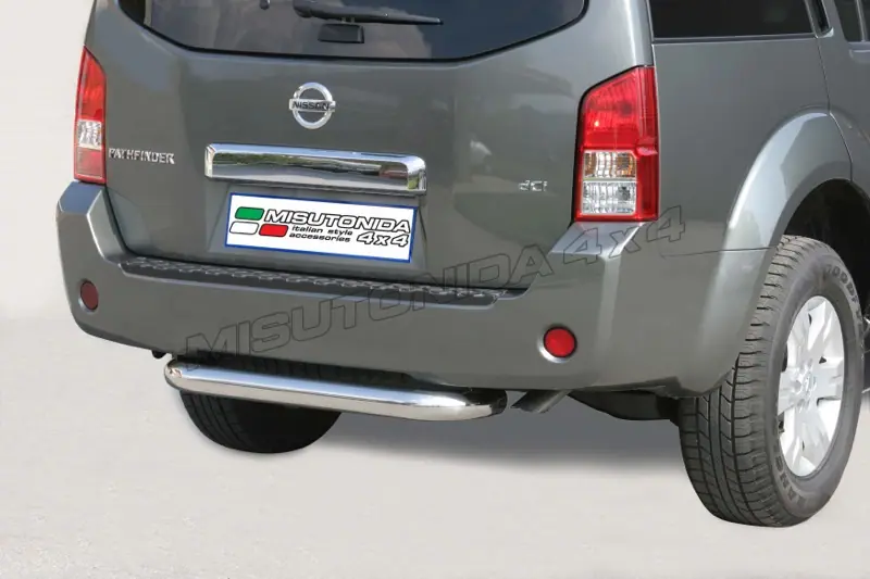 Central rear protection ø76, mirror polished — Nissan Pathfinder (2005–2010)