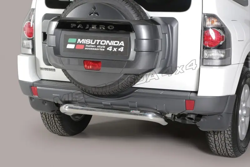 Central rear protection ø76, mirror polished — Mitsubishi Pajero (2007–2014)