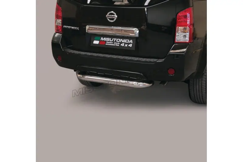 Central rear protection ø76, mirror polished — Nissan Pathfinder (2010–)