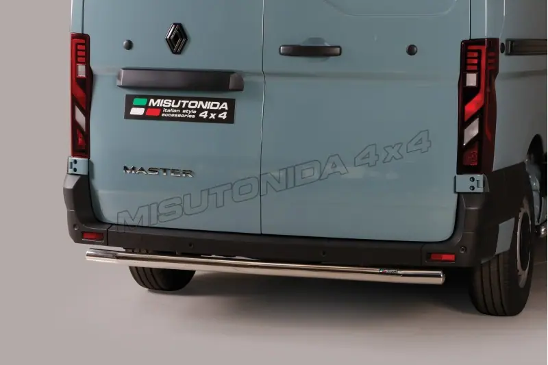 Задняя защита во всю ширину ø63, полированная — Renault Master (2024–)