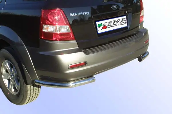 Угловая задняя защита ø63, полированная — Kia Sorento (2002–2006)
