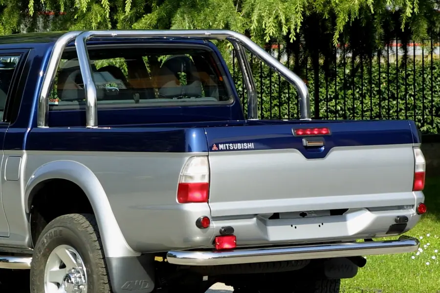 Roll bar kastikattele, 2 toru ø76, poleeritud — Mitsubishi L200 (1993–1996)
