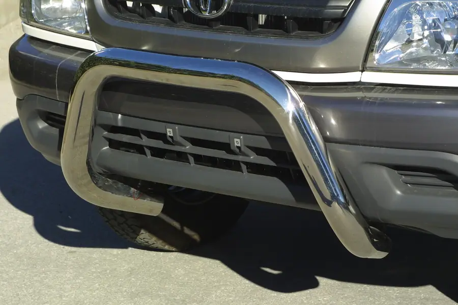 Super bar ø76, mirror polished — Toyota Hilux (2005–2011)