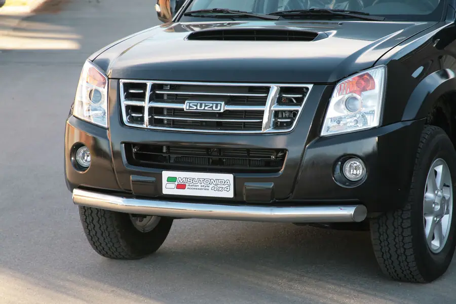 Slash bar ø76, mirror polished — Isuzu D-Max (2007–2012)