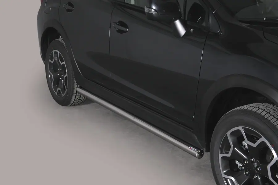 Боковые трубы с заваренными торцами ø63, полированная — Subaru XV (2012–)