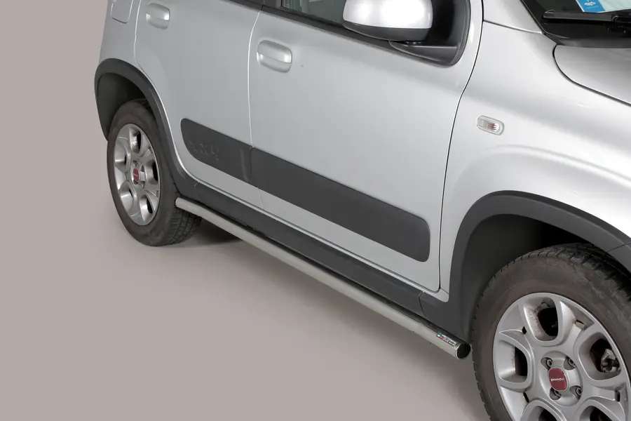 Боковые трубы с заваренными торцами ø50, полированная — Fiat Panda (2013–)