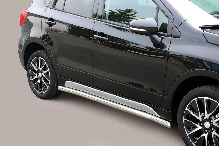 Боковые трубы ø63, полированная — Suzuki SX4 (2013–2021)