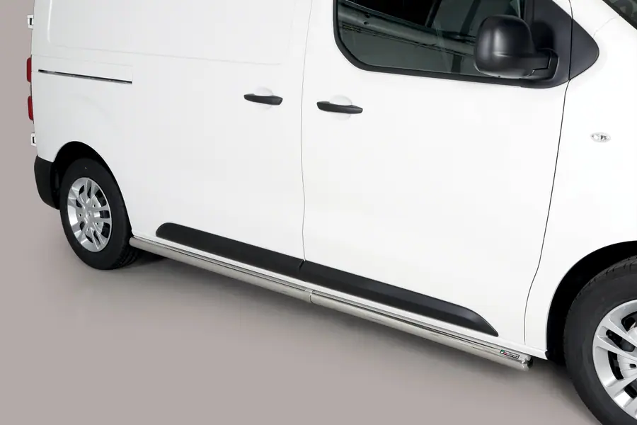 Боковые трубы с заваренными торцами ø63, полированная — Opel Vivaro (2014–)