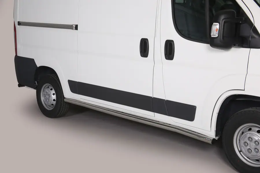 Küljetorud ø63, poleeritud — Opel Movano (2019–)