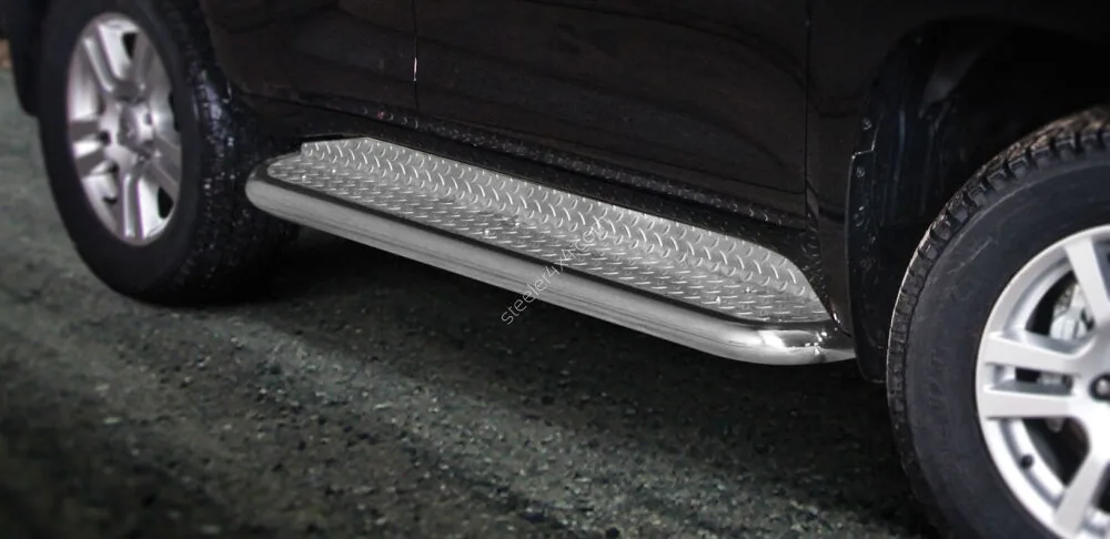 Stainless steel side steps with checker plate — Toyota Land Cruiser 150 (2010–2013)