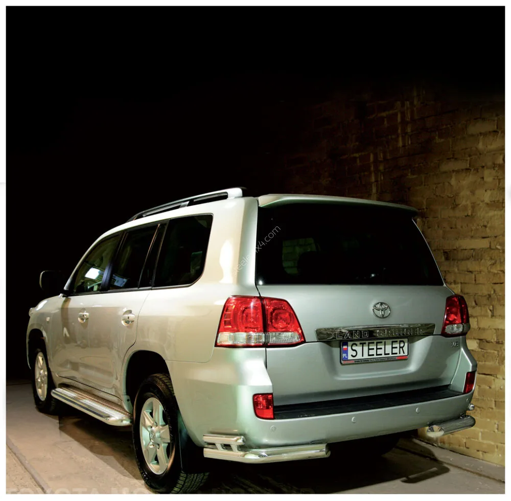 Rear corner protection — Toyota Land Cruiser V8 (2012–2016)