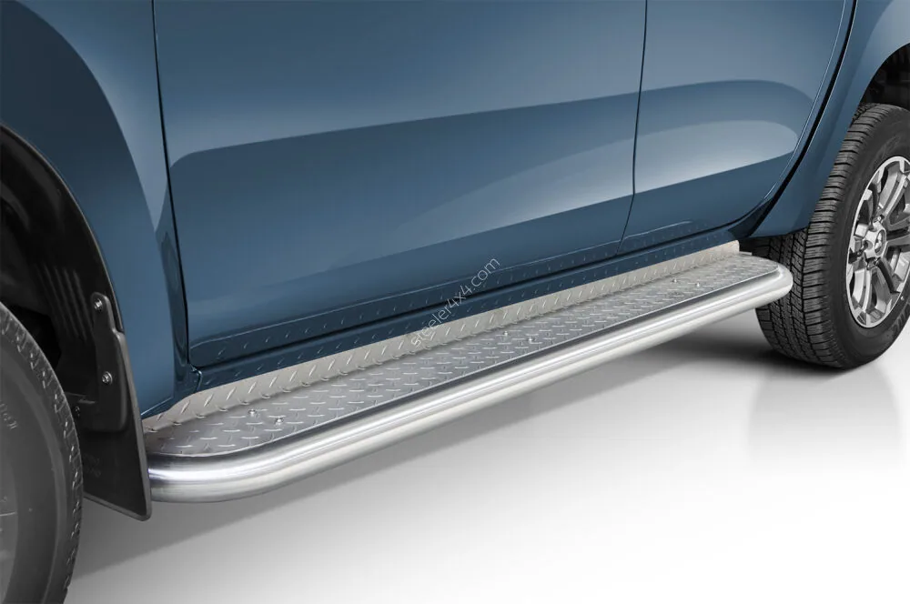 Stainless steel side steps with checker plate — Mitsubishi L200 (2015–2019)