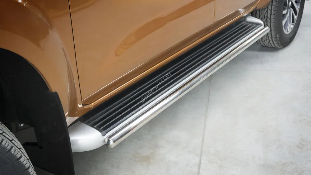 Stainless steel side bars — Nissan Navara NP300 (2015–)