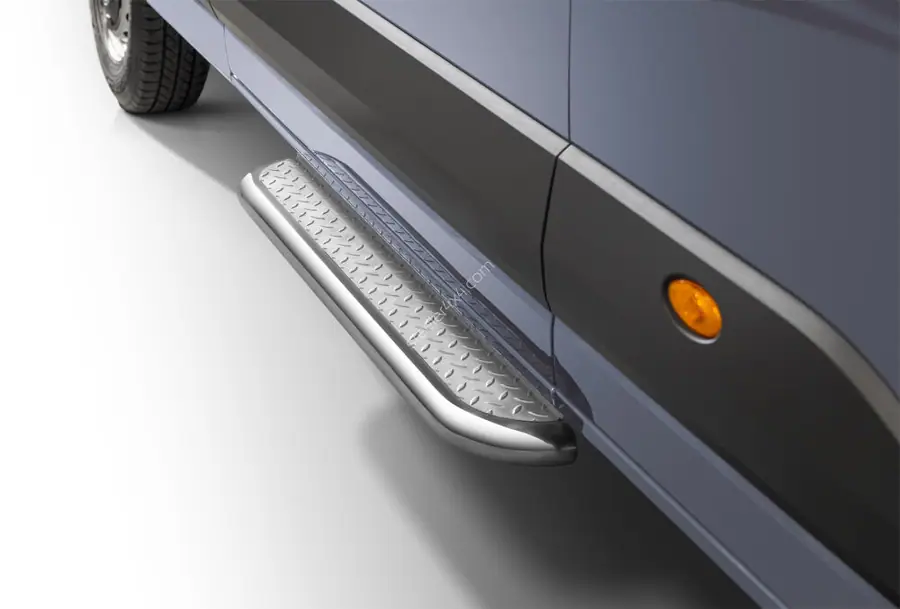 Одиночная подножка из нержавейки с рифлёной накладкой — Nissan Interstar (2024–)