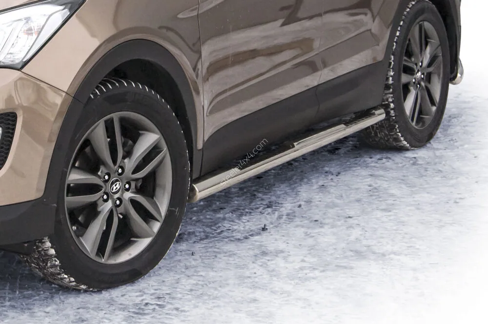 Roostevabad küljetorud rihveldatud astmetega — Hyundai Santa Fe (2012–)