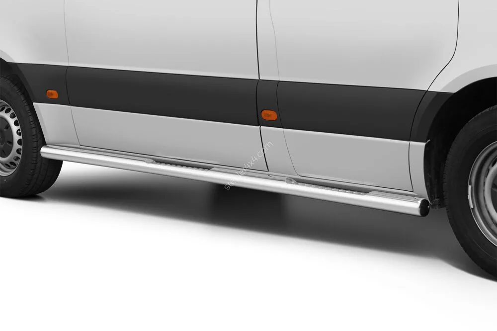 Пороги-трубы из нержавейки с рифлёными ступенями — Mercedes-Benz Sprinter (2018–)