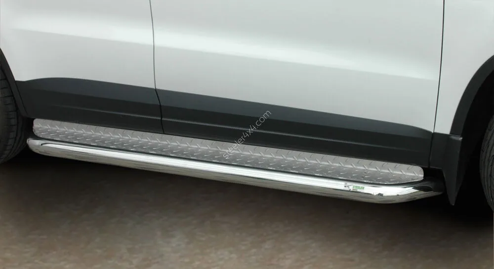 Stainless steel side steps with checker plate — Volkswagen Tiguan (2007–2015)